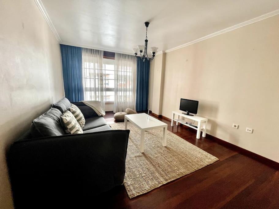Agradable Apartamento Centrico En Cangas エクステリア 写真