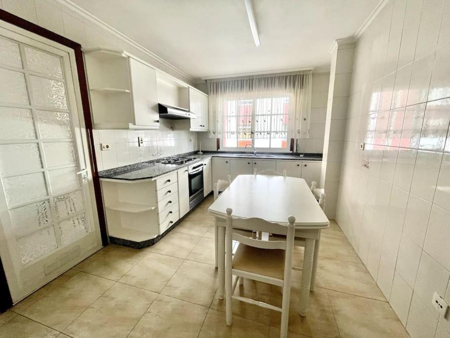 Agradable Apartamento Centrico En Cangas エクステリア 写真