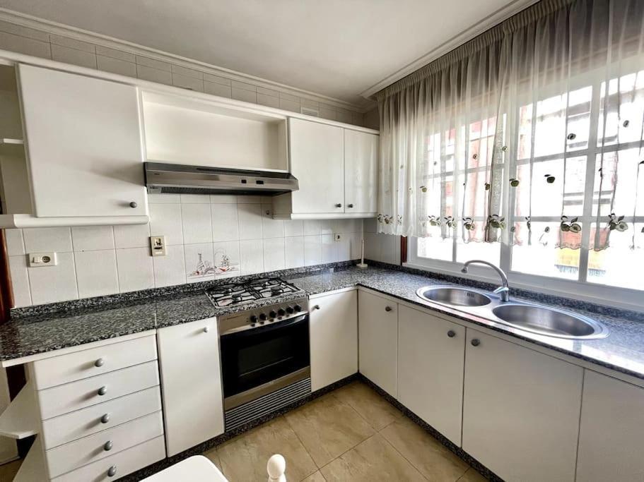 Agradable Apartamento Centrico En Cangas エクステリア 写真